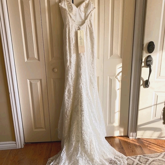 NWT Allure Bridals backless lace wedding gown sz 2 - Picture 2 of 6